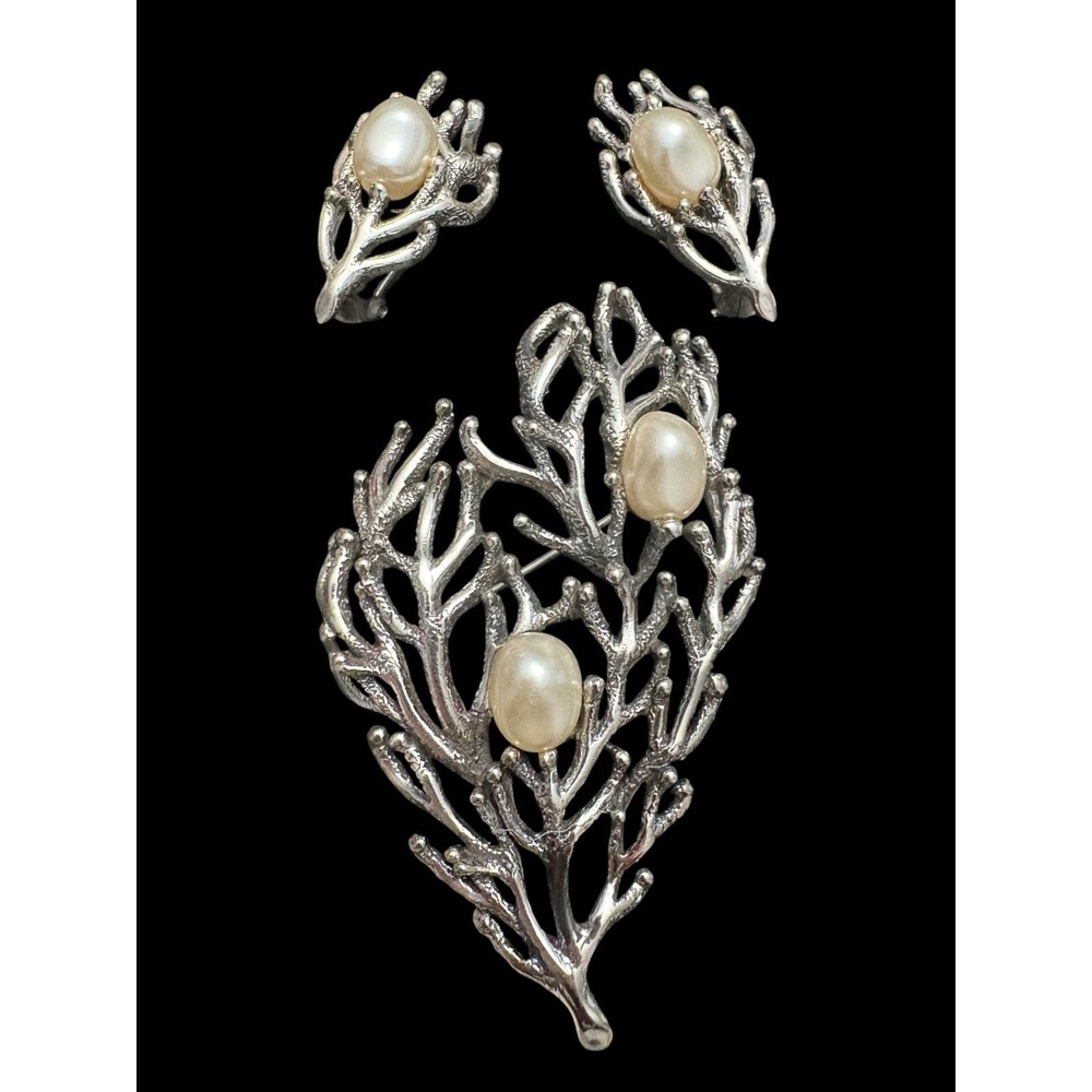 Vintage TORTOLANI CRISLU Silver Tone Coral Leaf Faux Pearl Brooch Earring Set